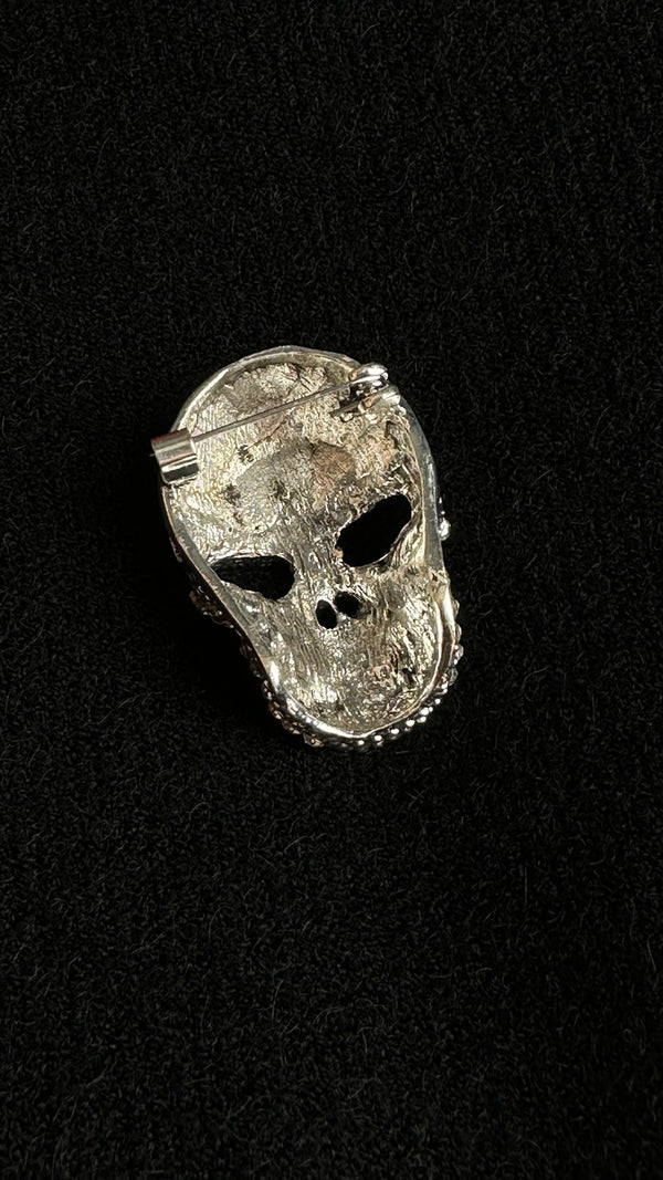 La broche SKULL